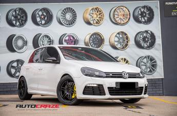 VOLKSWAGEN GOLF SF01 SATIN BLACK